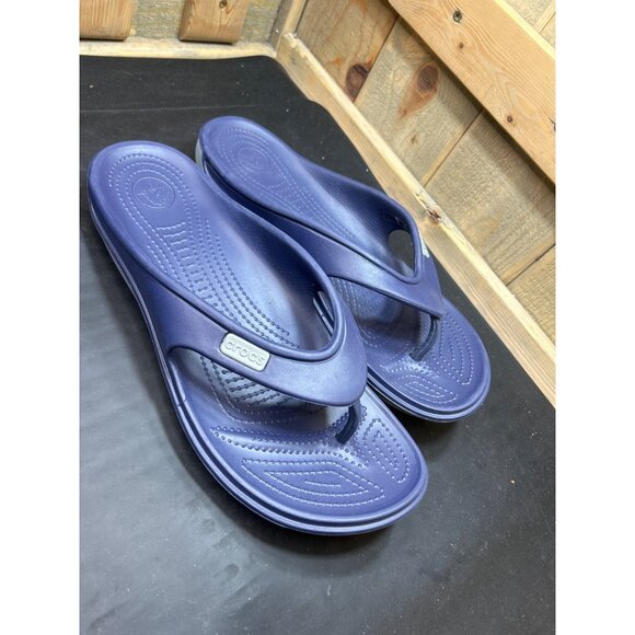 Crocs Mens Navy Blue Flip Flops Size M12 Comfortable Lightweight Casual Sandals - Picture 2 of 7